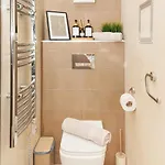 Апартаменты к's Living With Free Parking