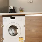 к's Living With Free Parking Апартаменты