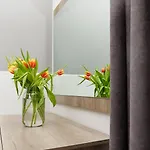 Апартаменты к's Living With Free Parking *