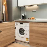 к's Living With Free Parking Апартаменты *