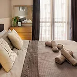 к's Living With Free Parking Апартаменты *