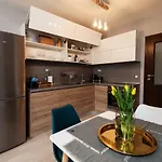 Апартаменты к's Living With Free Parking *