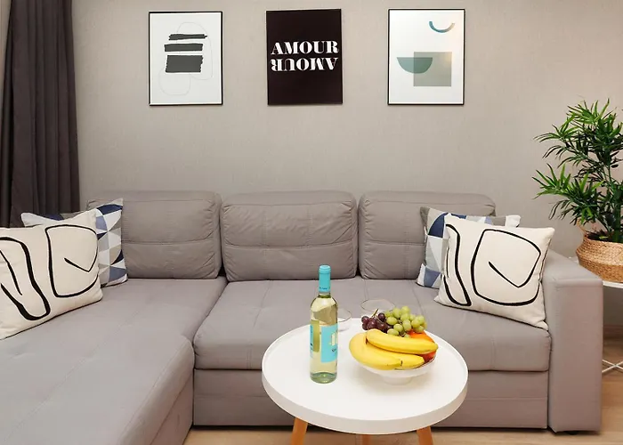 к's Living With Free Parking