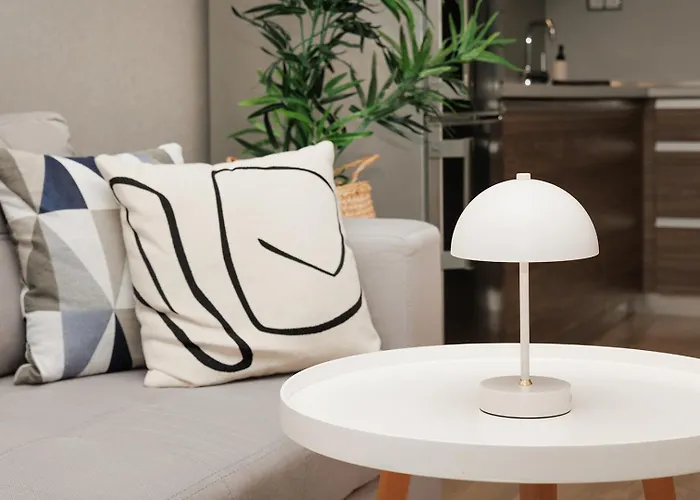 Апартамент к's Living With Free Parking