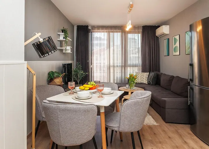 к's Living With Free Parking Апартамент