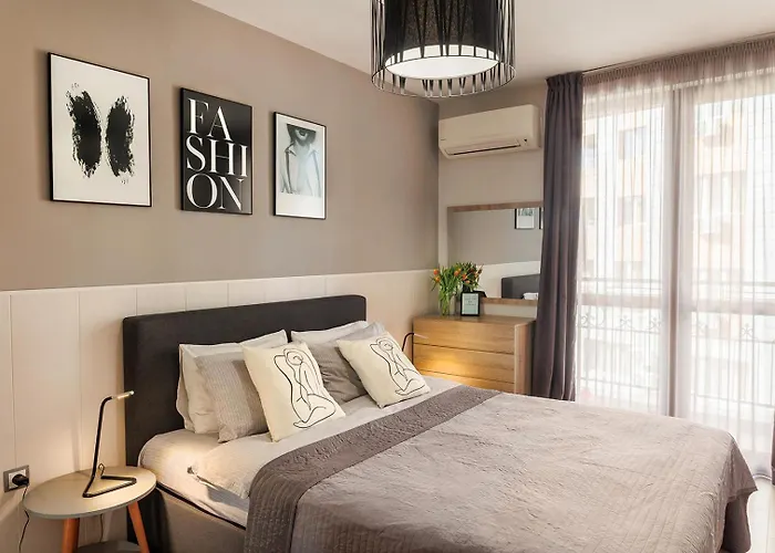 к's Living With Free Parking Апартамент